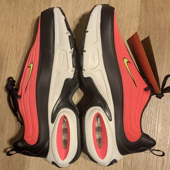 Nike Air Max Portal Women's sz 9 in Black, Volt & Hot Punch - Picture 9 of 15